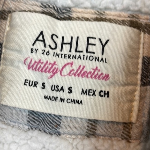 Ashley Utility Collection Faux Sherpa Plaid Button Down Shirt Jacket Shacket S - Picture 6 of 7